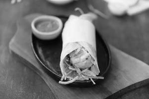 Soya Chaap Malai Kathi Roll With Mango Juice and Spl Lacha Pyaz , Chutney
