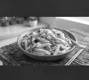 White sauce pasta