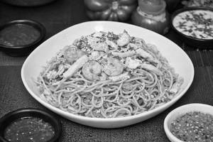 Mixed Chilli Garlic Noodles