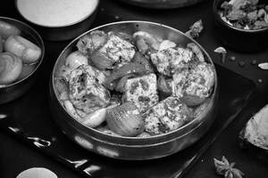 Kadhai Paneer (6 Pcs) 500 Gm – Serves 2