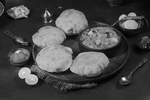 Puri Sabzi With Gulab Jamun
