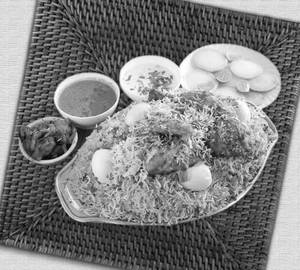 Hyderabadi Chicken Dum Biryani (2 Piece)