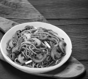 Mushroom chowmein