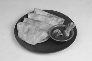 Luchi / Poori  (4 Pcs) With Chicken Curry (3 Pcs)
