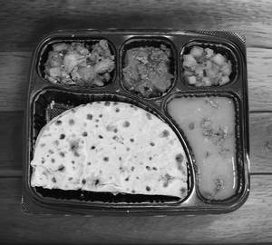 Roti (3Pcs) Thali Chicken 2Pcs