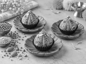 Dhaniya Modak