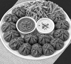 Raagi Fried Veg Momos