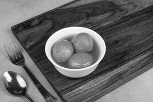 Nolen Gurer Rasgulla (1 pcs)