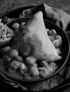 Aloo Samose With Chole (1 Pc.)