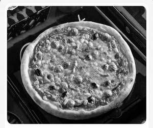 Sourdough Jain Olivia Pizza