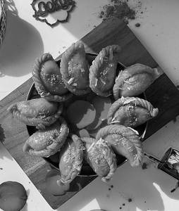 Gujiya [online]