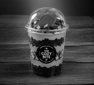 Kitkat chocolate desserts jar cake