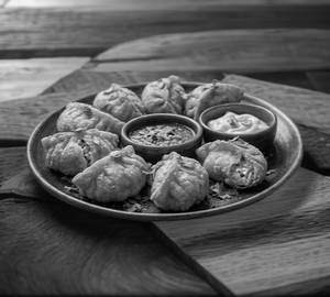 Paneer Fried Momos (8 Pieces)