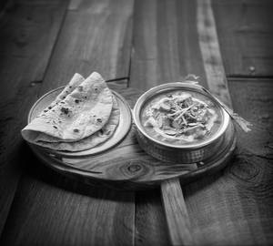Shahi Paneer + Tawa Roti (2 pieces)