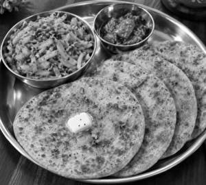 PARATHA [ 4 PIECE  ] WITH ALOO BHUJIA OR PICKLE