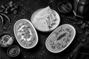 5 Chapati, Paneer Curry With Dal Fry Combo