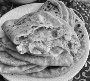 2 aloo paratha with rajma combo [2 pieces]