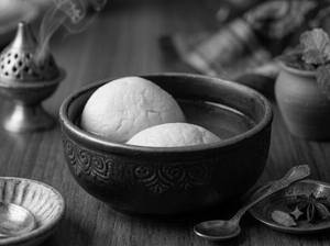 Sponge Rasgulla [2 Pieces]