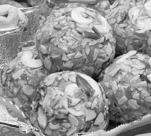 Honey dry fruit laddu