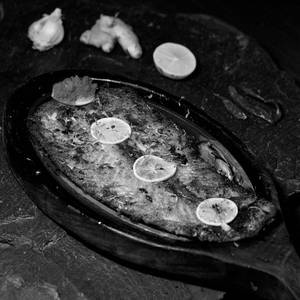 Nimbu Mirch Tawa Fish