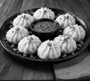 Veg Himalayan Steam Fresh Hot Momo  6 ( Pcs )