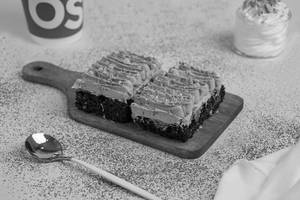 Crunchy Biscoff Fudge Brownie