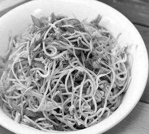 Egg Hakka Noodles