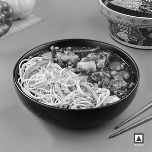Veg Hakka Noodles With Chilli Chicken
