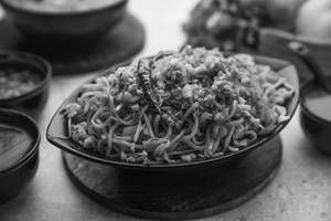 Chilly Garlic Noodles(750ml)