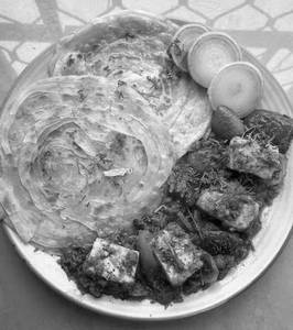 Chilli Paneer [Half] With 2 Laccha Paratha