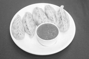 Classic Mixed Veg Cheesy Gravy Momos [5 Pieces]