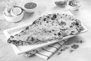 Paneer Stuffed Naan