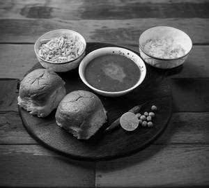 Kolhapuri Misal Pav [2 Pav]