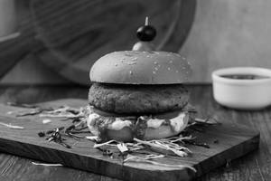 7 Saucy King Burger