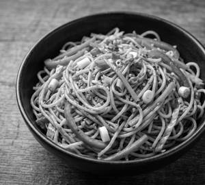 Schezwan Noodles Veg