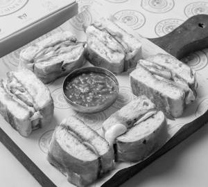 Garlic Bread With Salad And Cheese