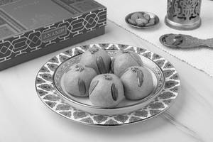 Besan Laddu