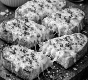 Cheese Corn Garlic Bread (6pcs)