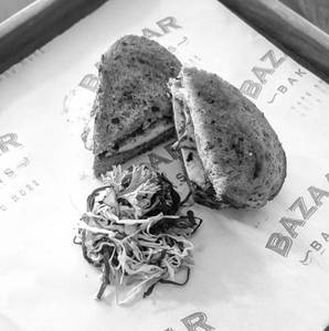 Pesto Paneer In Multigrain & Fries
