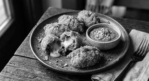 Crispy Fried Beef Momos (6 Pcs).