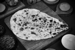 Pyaza Stuffed Naan