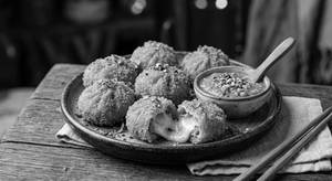 Crispy Fried Chicken Cheese Momos (6 Pcs).