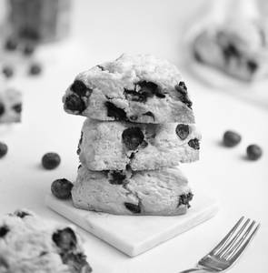 BLUEBERRY SCONE