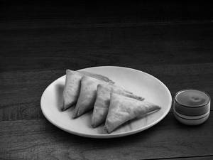 Mini Chicken Samosa 4Pc