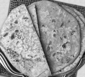 ghobhi paratha 2pc