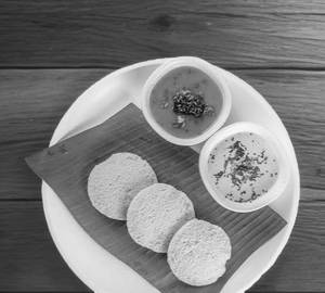 Idli(3) with sambar