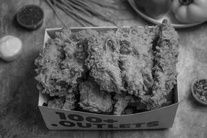Spicy Chicken Strips Bucket [ 10 Pieces ] + French Fries