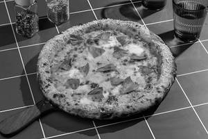 Jain Burrata Caprese Pizza