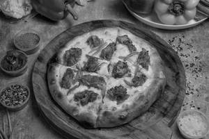 Schezwan Chicken Pizza