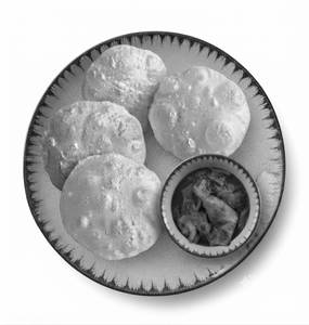 Luchi 4 Pcs & Chicken Kosha 2 Pcs (Semi Gravy)